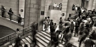 Los pobres dependen de las empresas